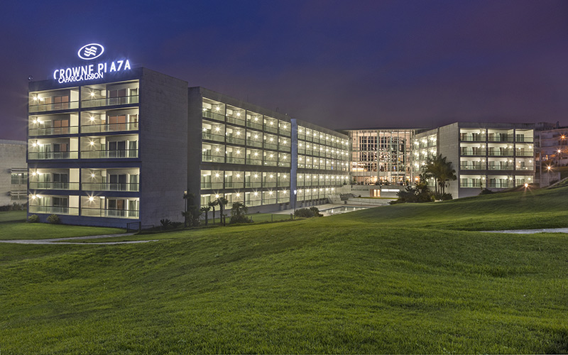 crowne plaza caparica lisbon hotel facade