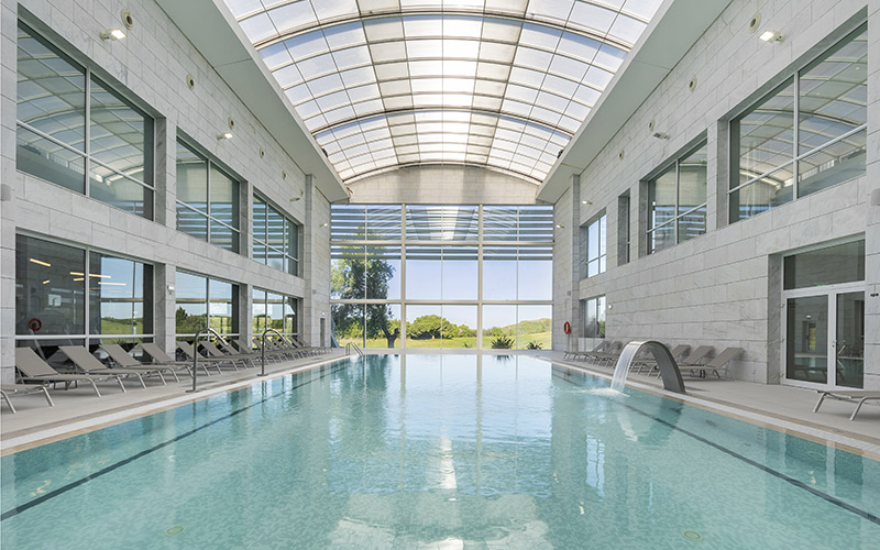 crowne plaza caparica lisbon hotel spa indoor pool