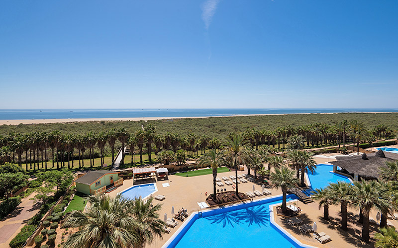 vila gale isla canela pool sea view